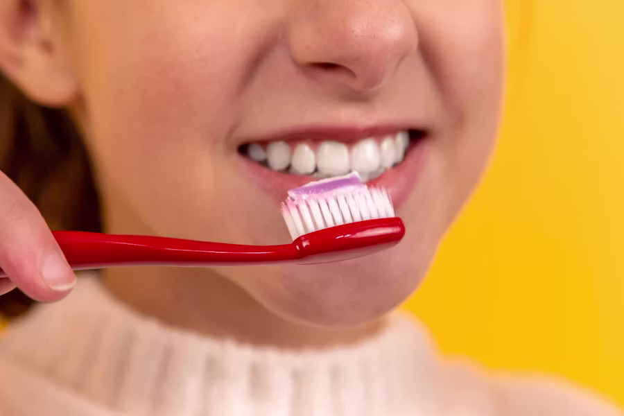 Pulizia professionale dei denti in studio — Studio Dentistico Scacchetti